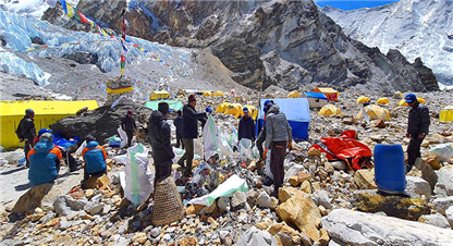  मकालु हिमालबाट साढे छ हजार किलो फोहर संकलन